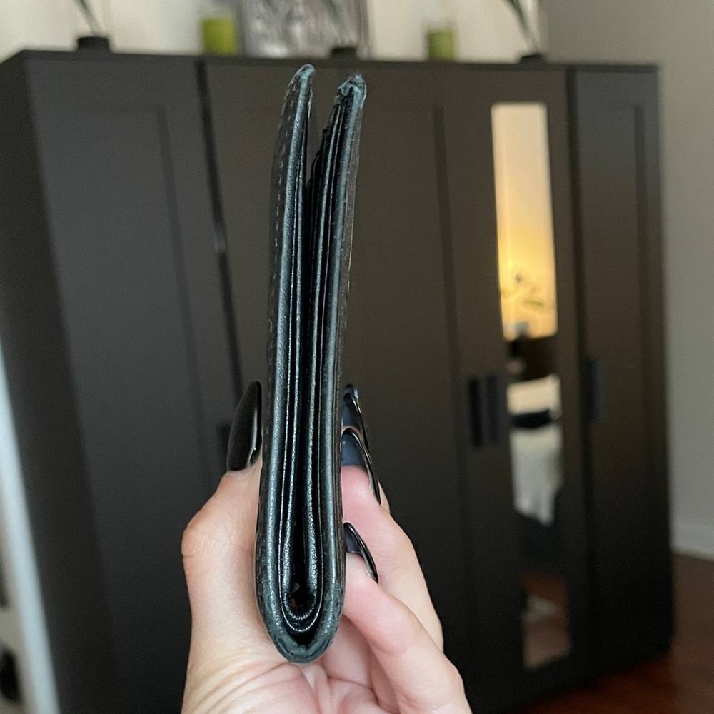 Men’s Gucci Leather Wallet - Picture 7 of 16